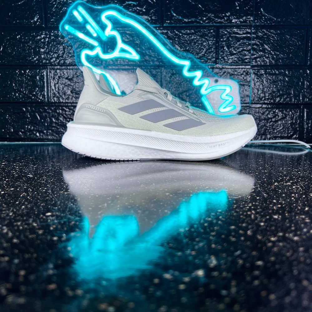 Adidas Ultraboost 5X Women’s Walking Gym Running Shoes Sneakers Mint Green - 9